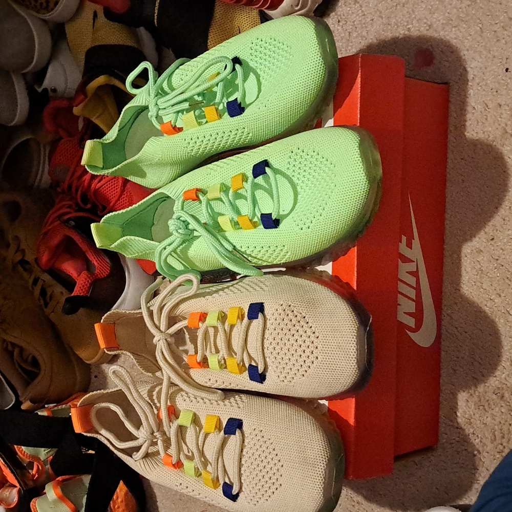 2 pair of tennis shoes